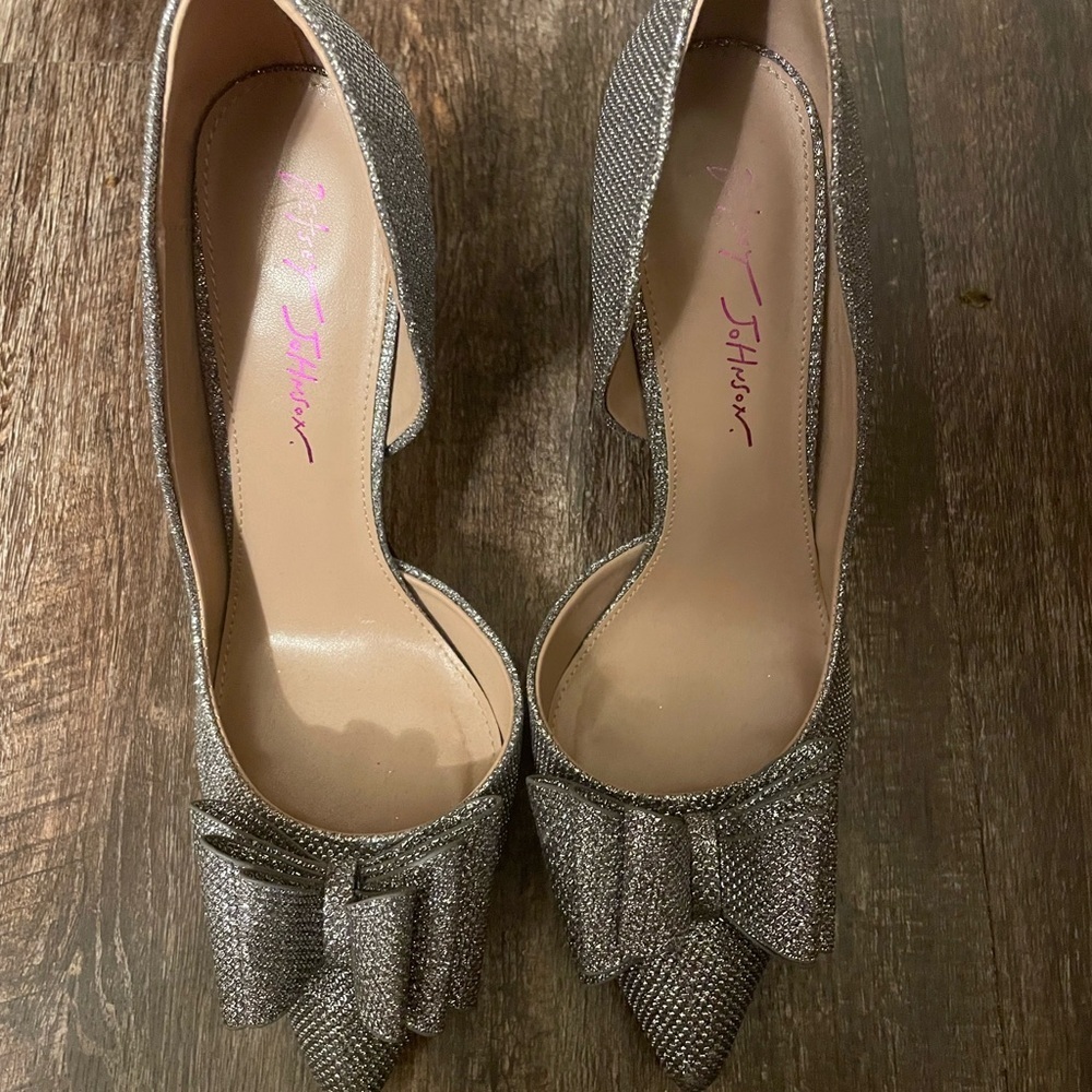 Betsey Johnson Silver Heels with Bow Detail - Picture 2 of 6